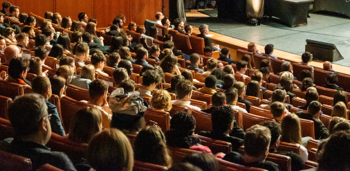 Une assemblée attentive pour la Remise des Diplômes de la Promotion 2023